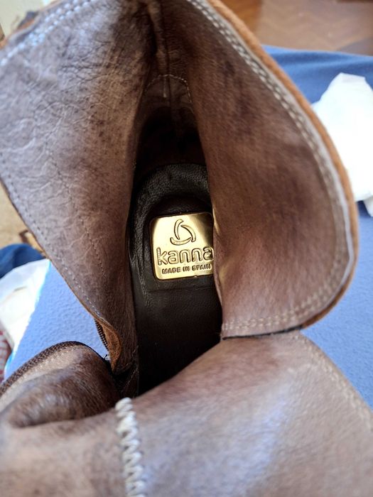 Елегантни дамски боти от велур