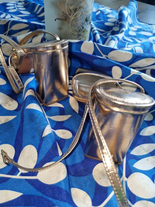 Sandale elegante auri