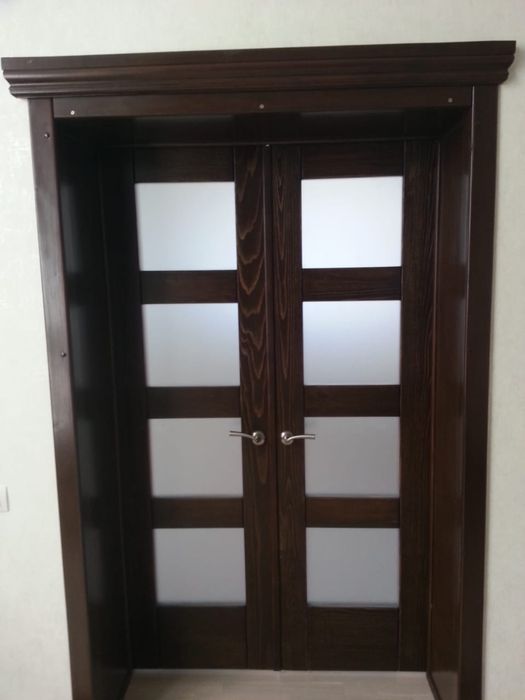 Двери из натульного дерева