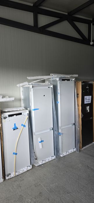 Нов хладилник с камера за вграждане V-ZUG 122 см