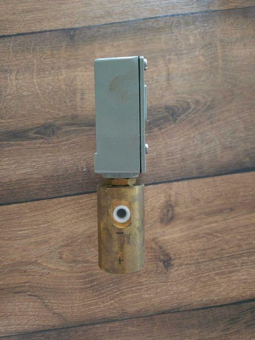 Индустриален пресостат Trafag 920.2377