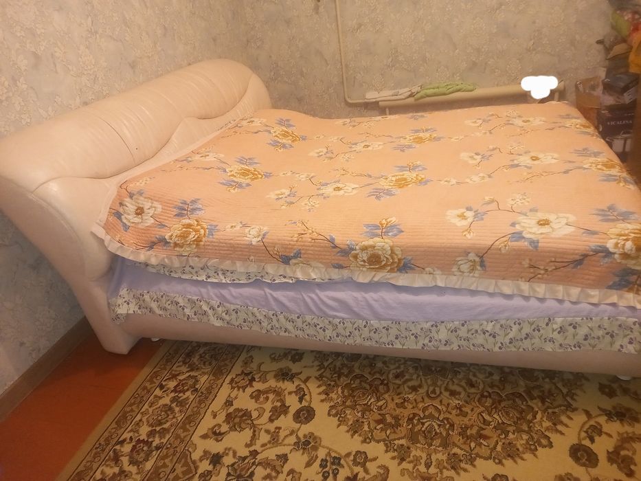 Двухспальная кровать