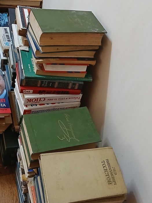 Продам книги б у