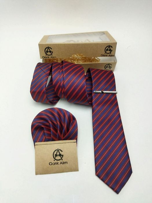 Галстуки, бабочки, нагрудной платок, мужская брошка - подарочный набор