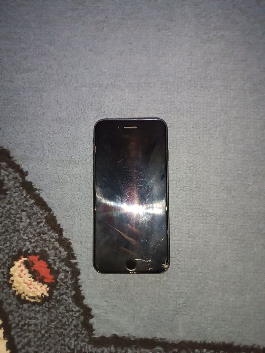 Iphone se 64гб..
