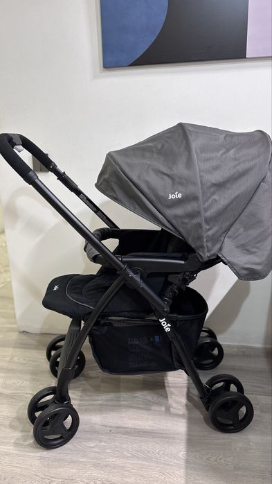 Продаю новую коляску Joie