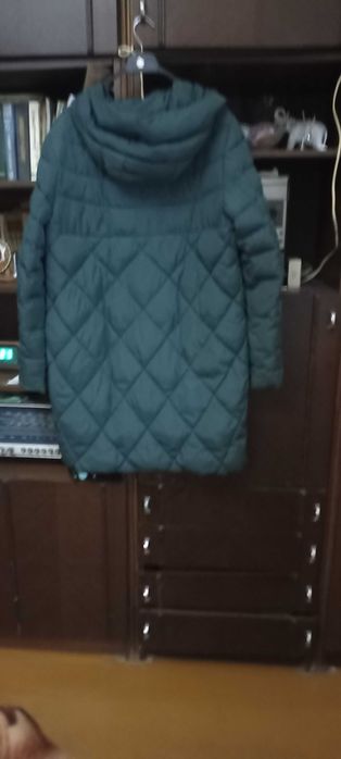Женская куртка-пальто очень теплая с капюшоном