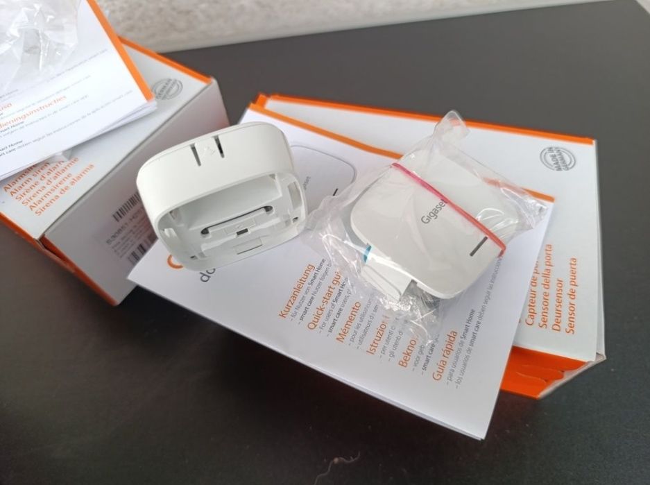 Kit Gigaset sistem de alarma baza senzor de usa si sirena app casa