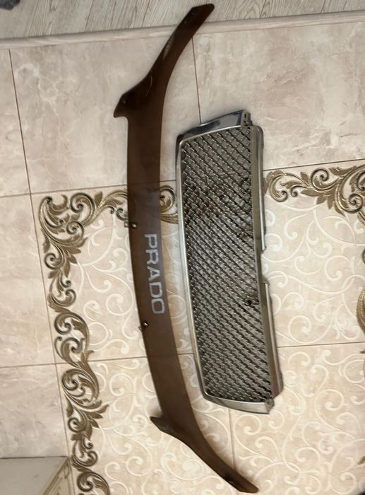 Продам решётку радиатора.