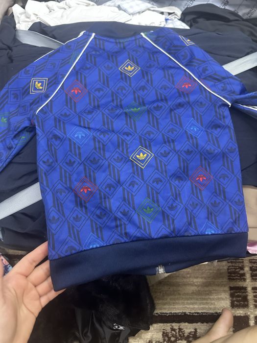 Спортивная кофточка adidas