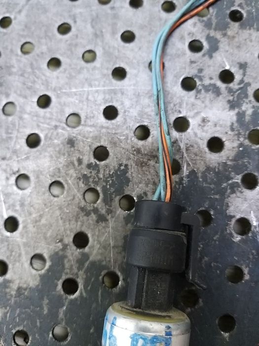 Senzor presiune aer conditionat chevrolet captiva c100 c140 2cp452