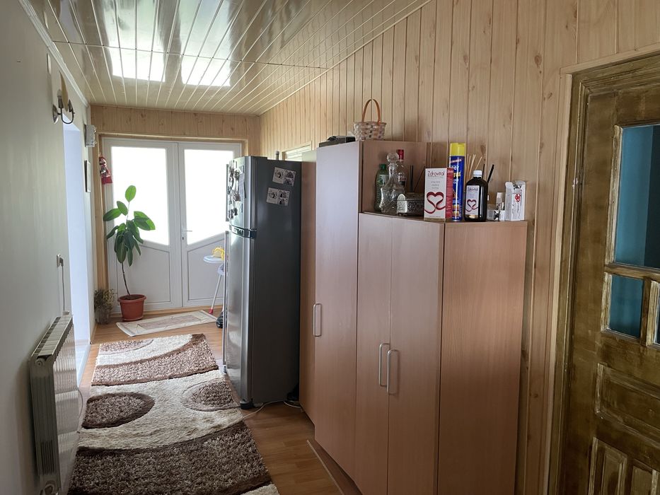Casa cu anexe cu 2garaje
