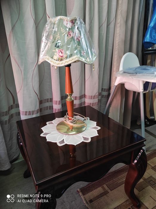 Продам настольную лампу