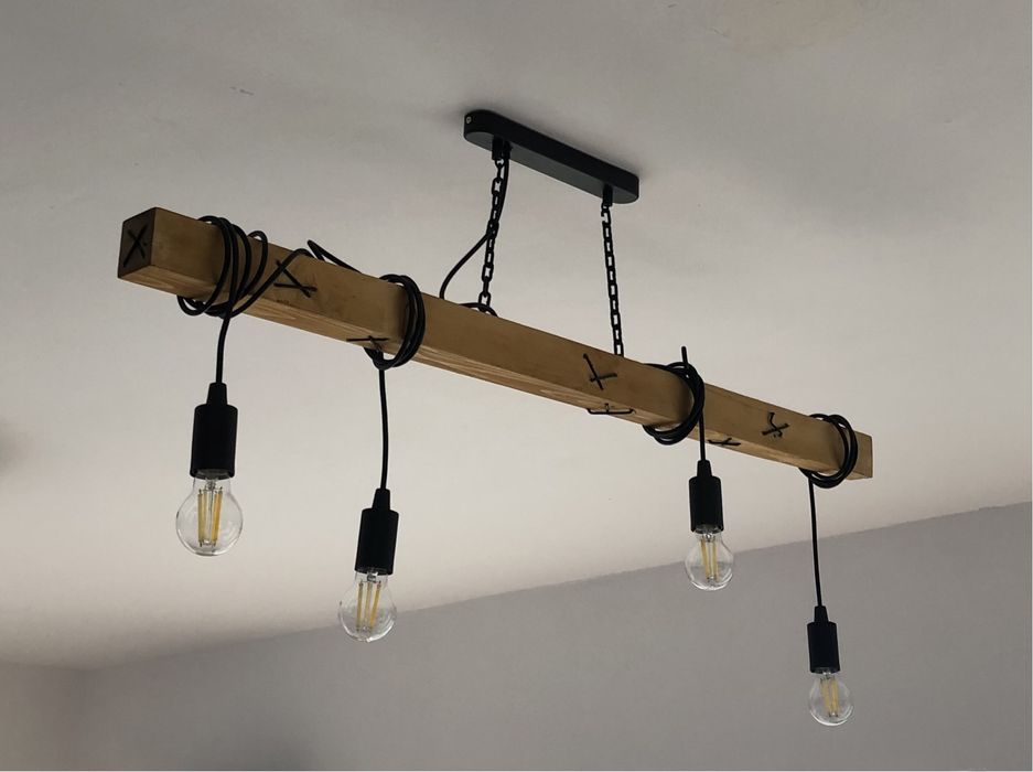 Висяща лампа дървена