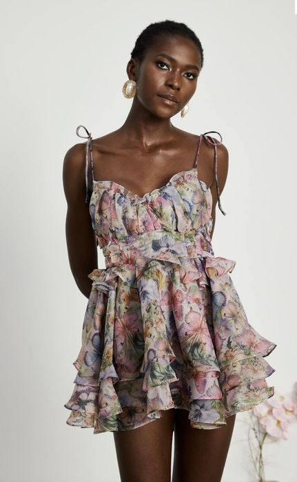 Ефирна флорална рокля с нежни волани