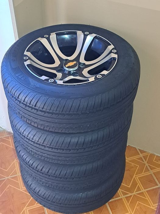 Продаются легкосплавные диски с баллонами r 13!