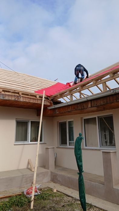 Executam acoperisuri complete sau partiale pentru case