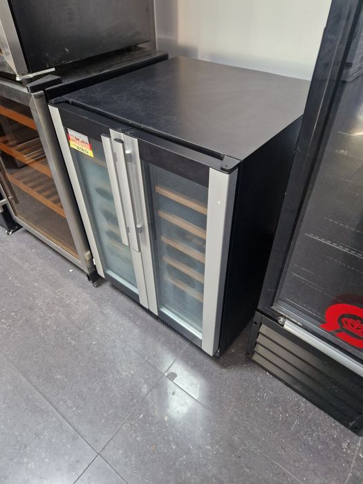 Винен хладилник Lg Side by side