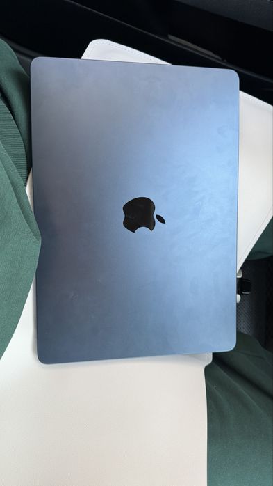 MAC BOOK AIR 13 inch