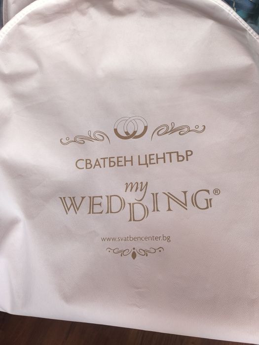 Продавам Бална рокля.