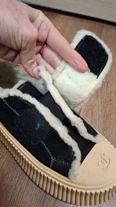 Чёрные утепленные кеды/слипоны — модель Chanel