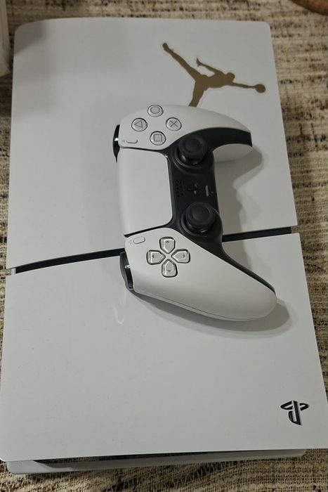 Vând PS 5 1TB+3 ani garanție