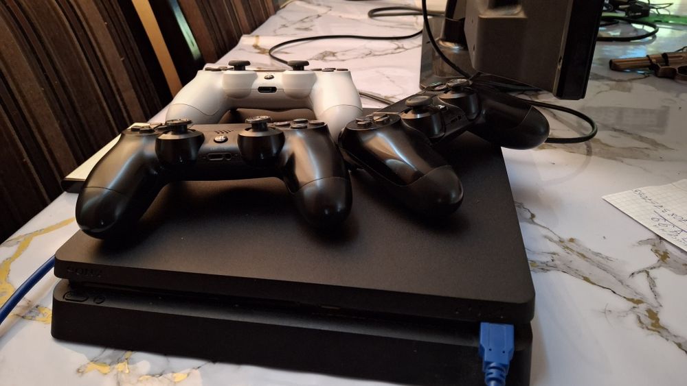 PlayStation 4 Slim 1000 ГБ