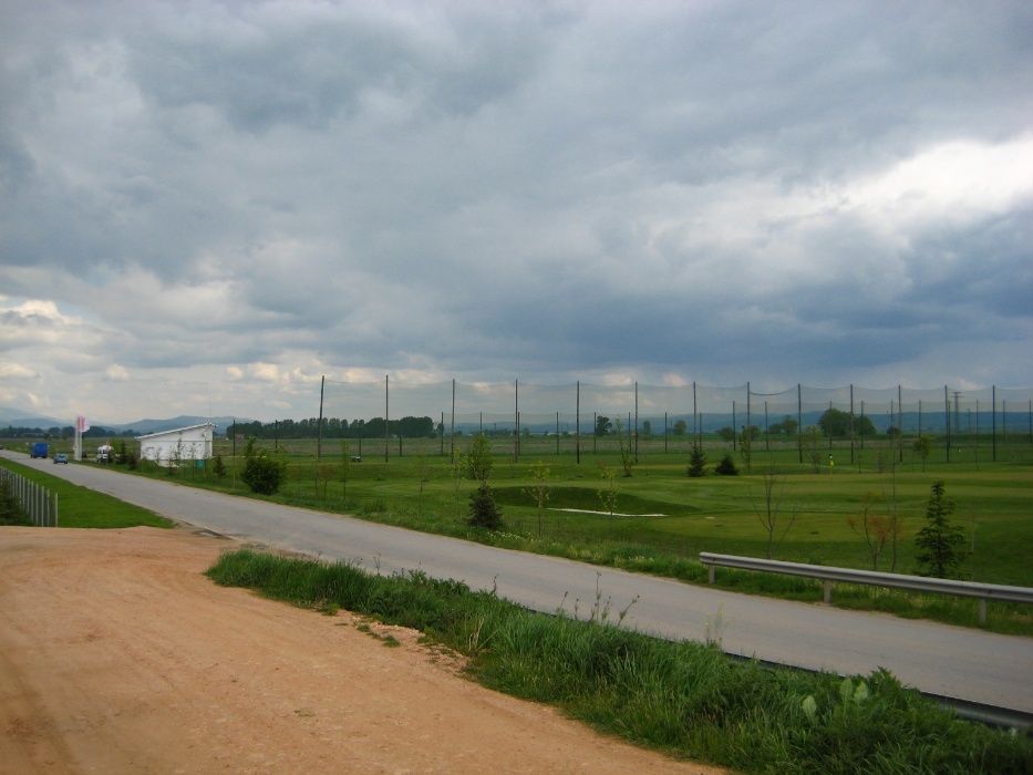 Продава ПАРЦЕЛ до голф игрище Света София област София, гр. Елин Пелин