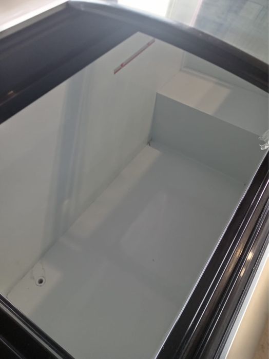 Срочно продам почти новый морозильник