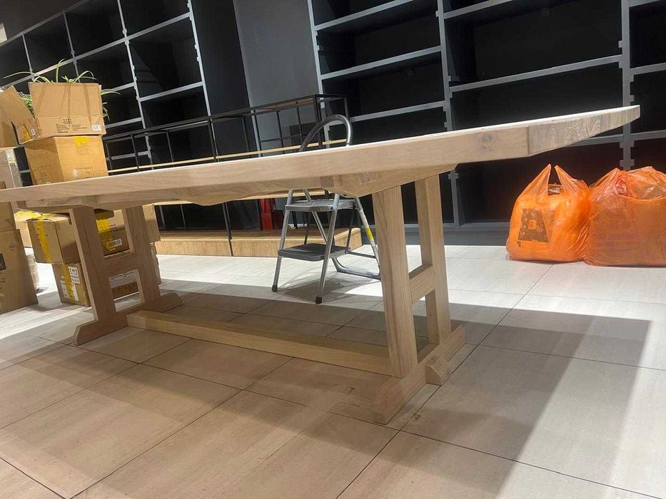 Продам стол массив