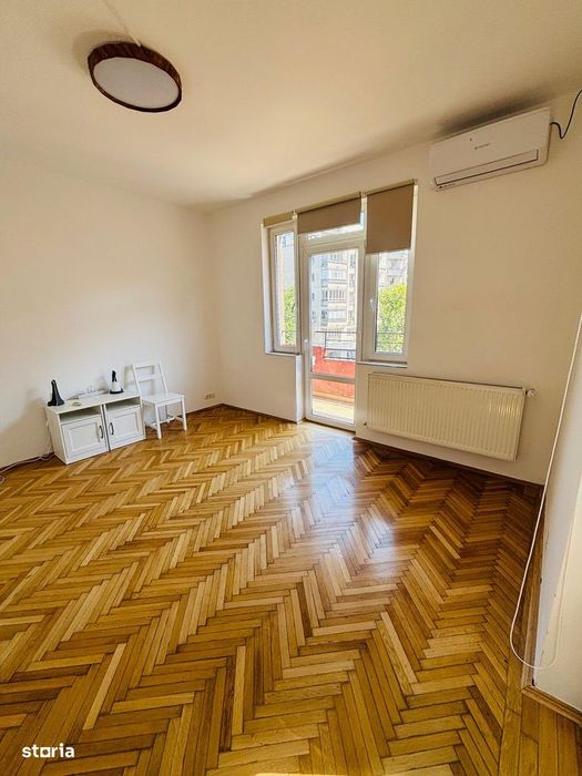 Spatiu birouri / Ultracentral/ 3 camere/ 2 bai/ Renovat