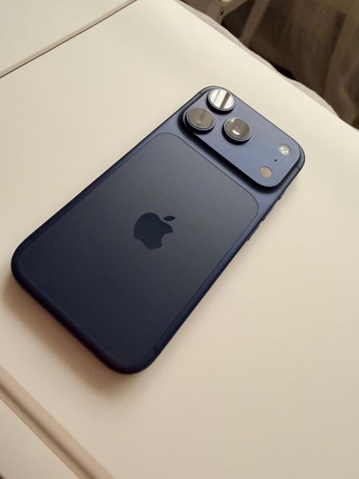 Vand Iphone 17 pro, predare personala in Drobeta Turnu Severin