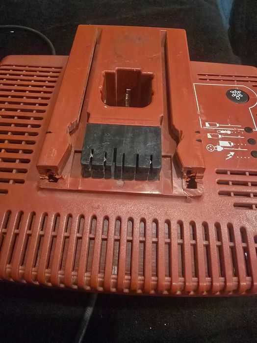 Зарядно за HILTI