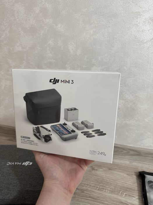 Drona DJI Mini 3 / Fly More Combo / Controler R.C / Noua / Sigilata.