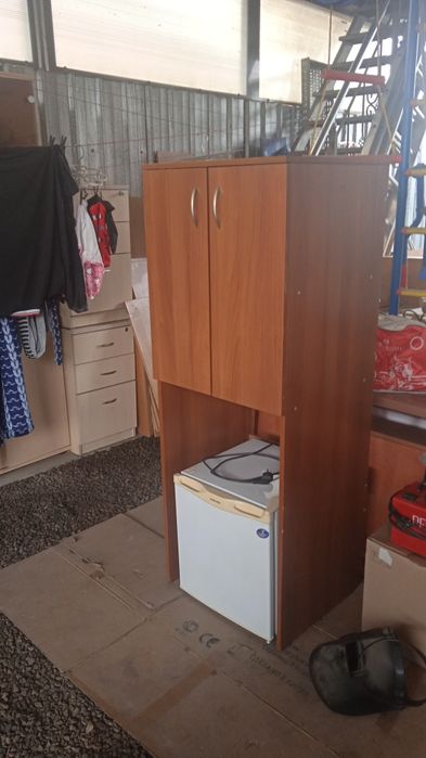 Холодильник         .