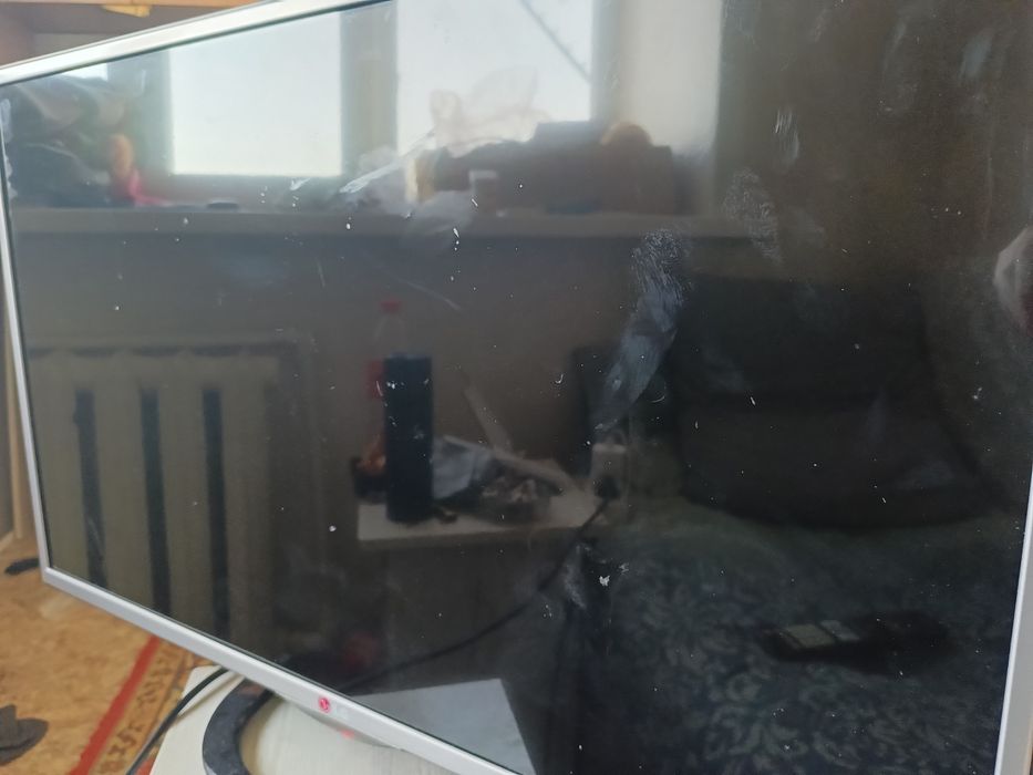 Телевизор LG 32LA615V (Full HD, 32") в отличном состоянии