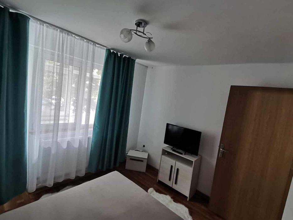 Apartament cu 2 camere, zona 9 Mai, str. Mioritei