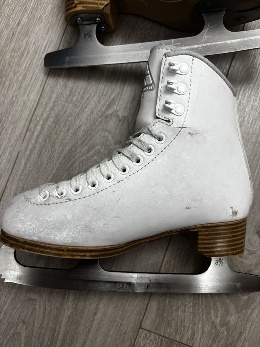 Фигурные коньки Jackson 200