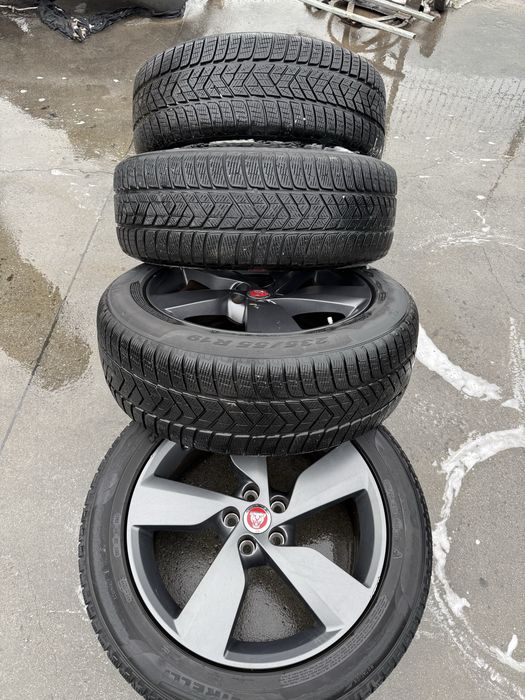 Jante / Roti Jaguar Epace 2020 R19 cu anvelope de iarna