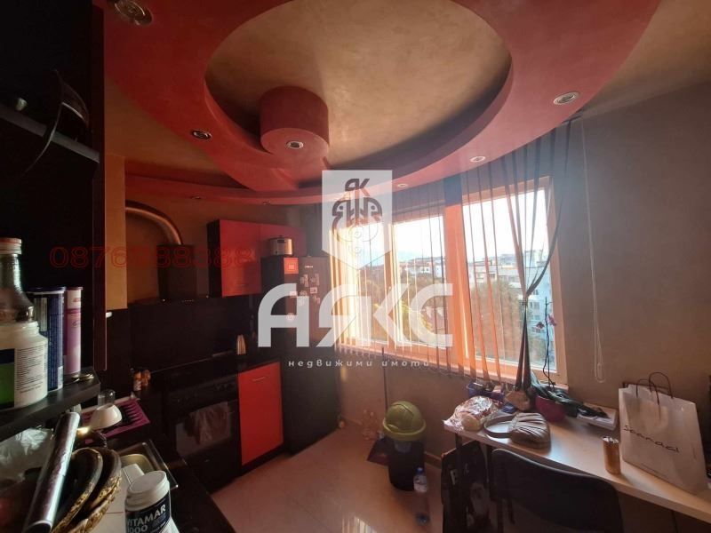 Двустаен апартамент в кв. Редута