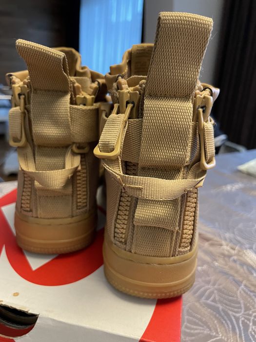 Limited Retro Nike Air Force 1 Mid