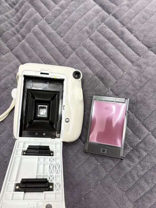 продам instax mini 11
