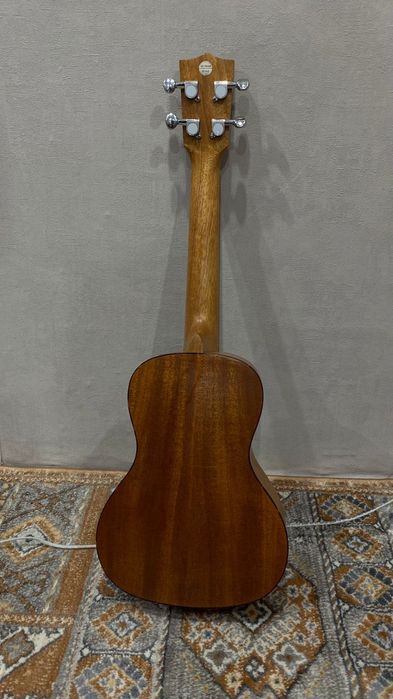 Продам укулеле новая