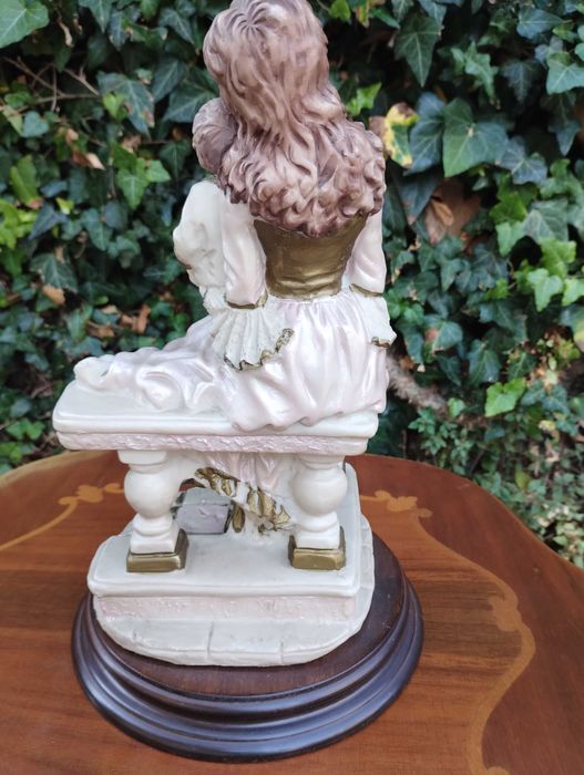 2 порцеланови статуетки - Capodimonte