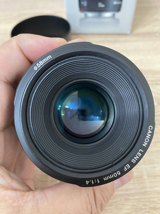 Продам Canon 50mm f1.4