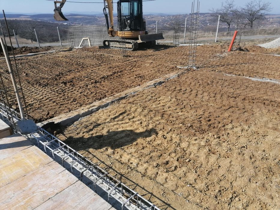 Inchiriez execut lucrari cu excavator, miniexcavator 5t, buldozer 20t