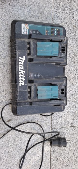 Incarcator makita dublu