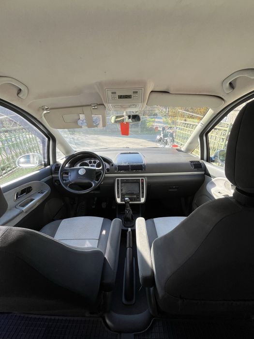 VW Sharan model freestyle 7 locuri, motor 2.0TDI, 140CP