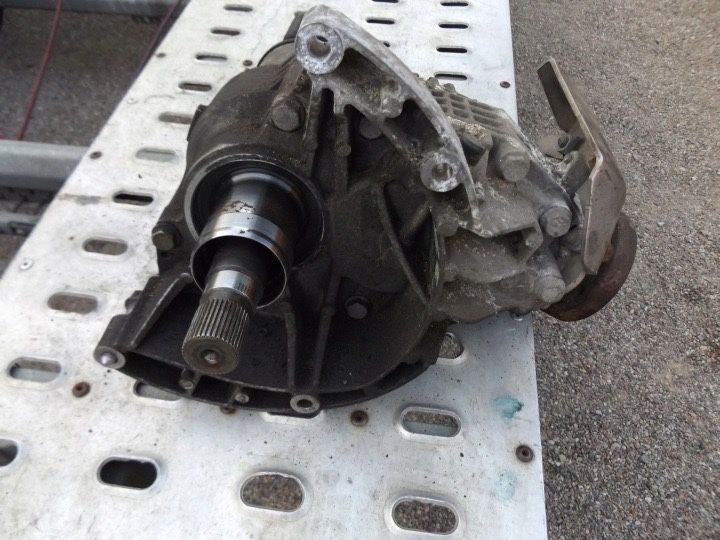 Раздатка за Фолксваген Т5 Volkswagen  2.0d 2012 година ръчни скорости.