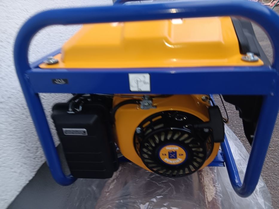 Generator pe benzină, motor 4t,nou